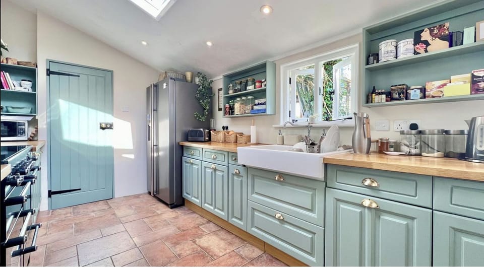 Large Kitchen with Range Cooker and American Fridge Freezer