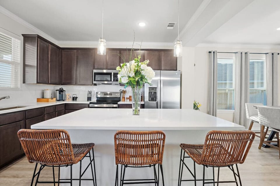 A bright and practical space for preparing meals during your stay.