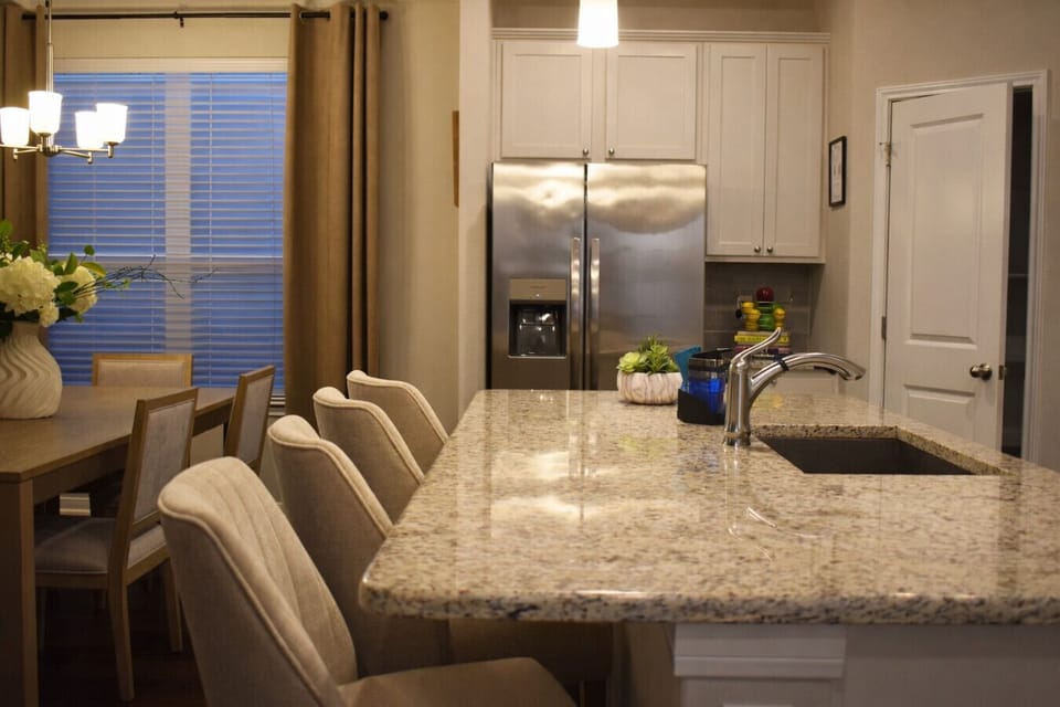 Designed for connection while cooking or dining
