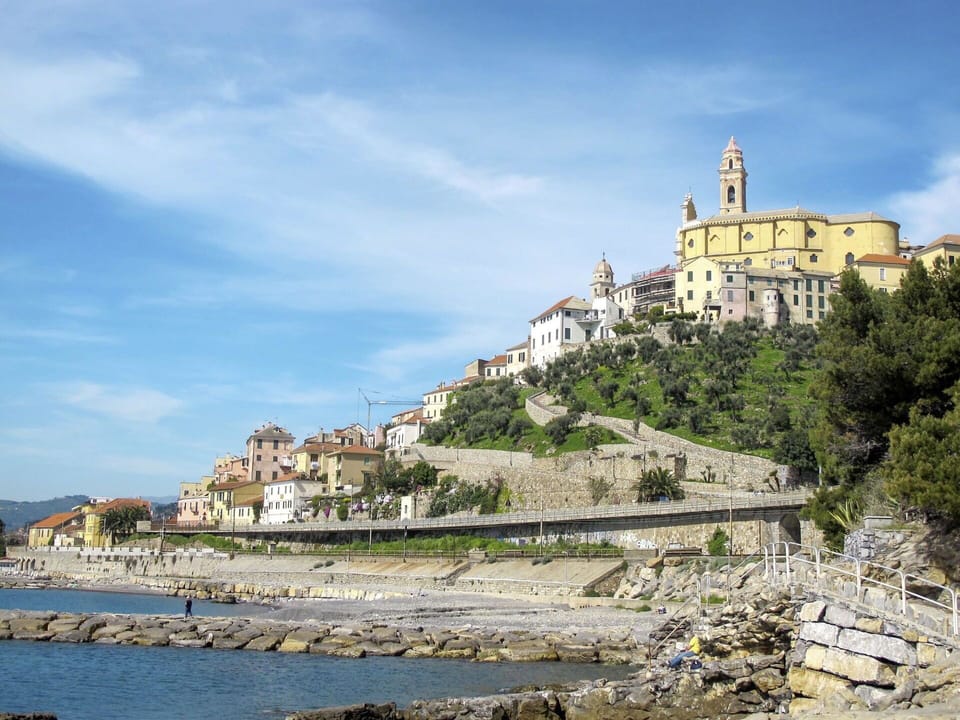 Boat, Apartment, Watercraft, Balcony, Outdoor Furniture, Chair, Marina, Naval Architecture, Harbor, Port