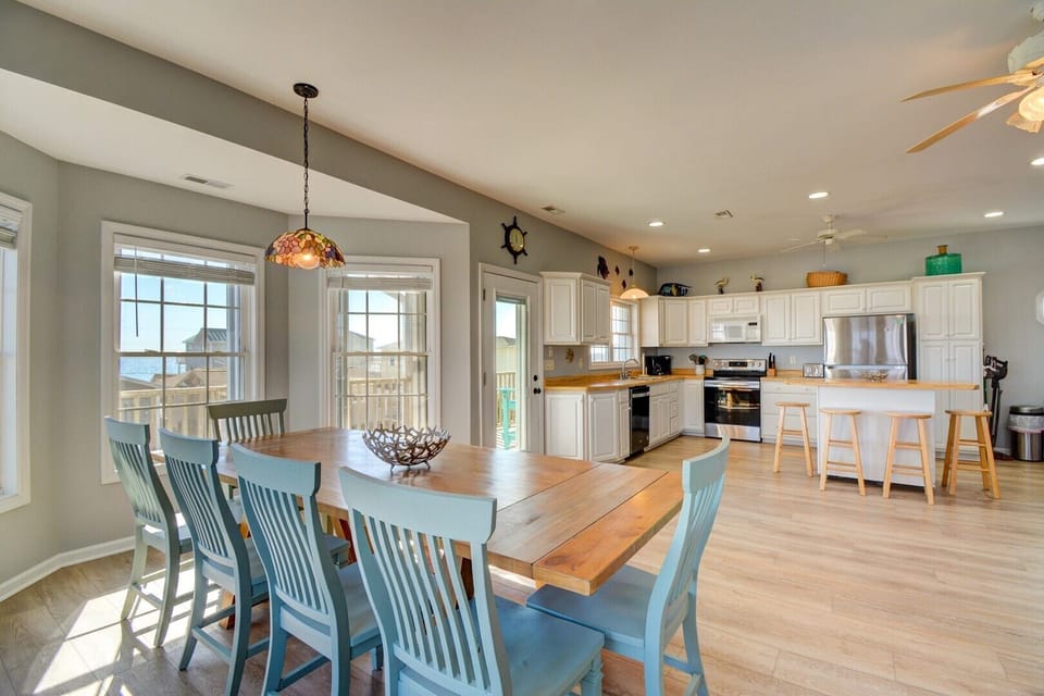 Dining Room and Kitchen