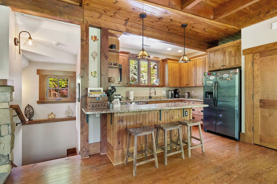 Main Level - Kitchen (1)