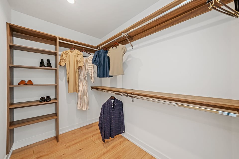 144-369WestGrandAvenue-Chicago-IL-60654-SMALL