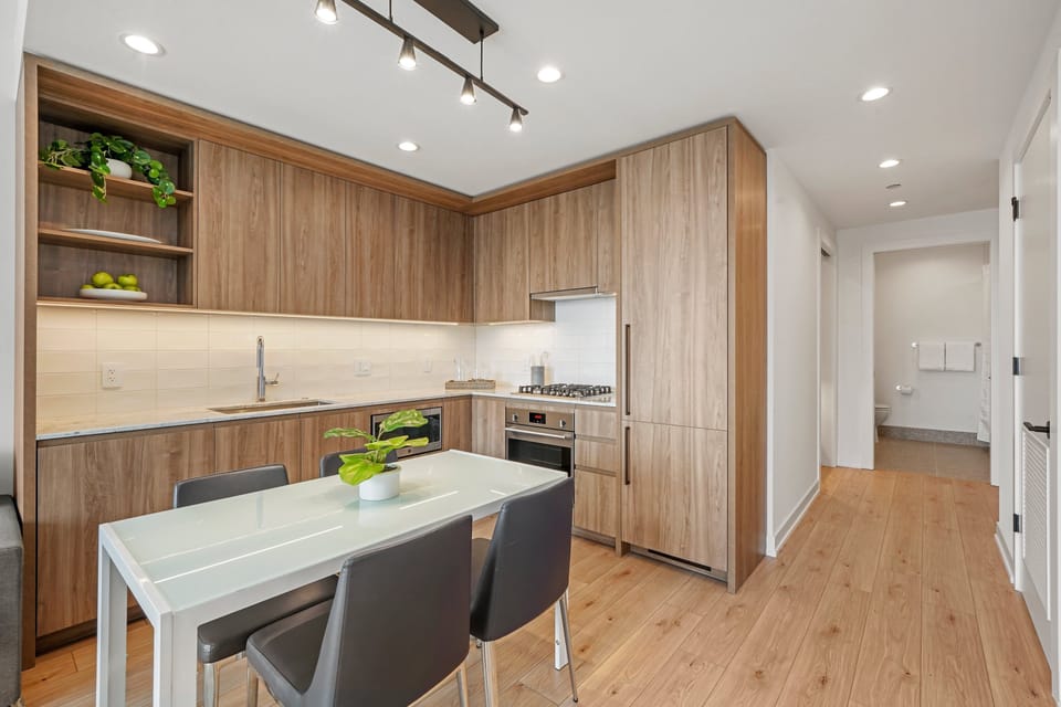 134-369WestGrandAvenue-Chicago-IL-60654-SMALL