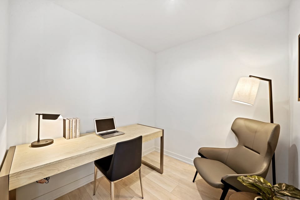 104-369WestGrandAvenue-Chicago-IL-60654-SMALL