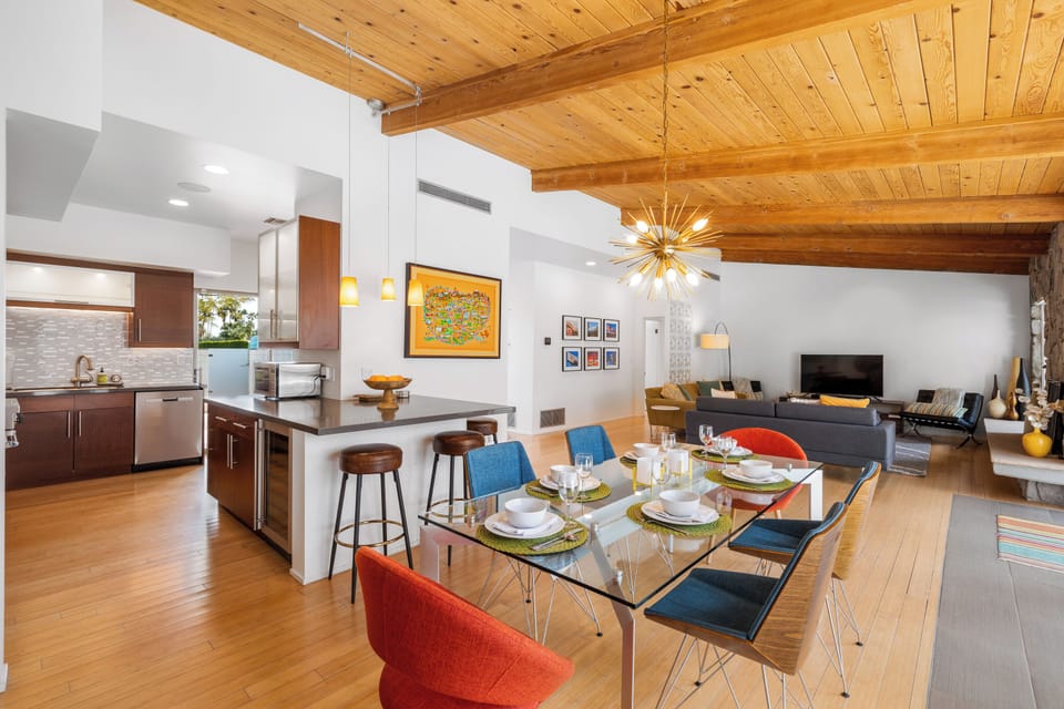 Amazing flow from dining to living rooms