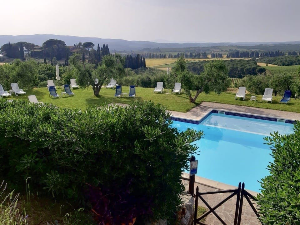 Santa Laura - pool and view