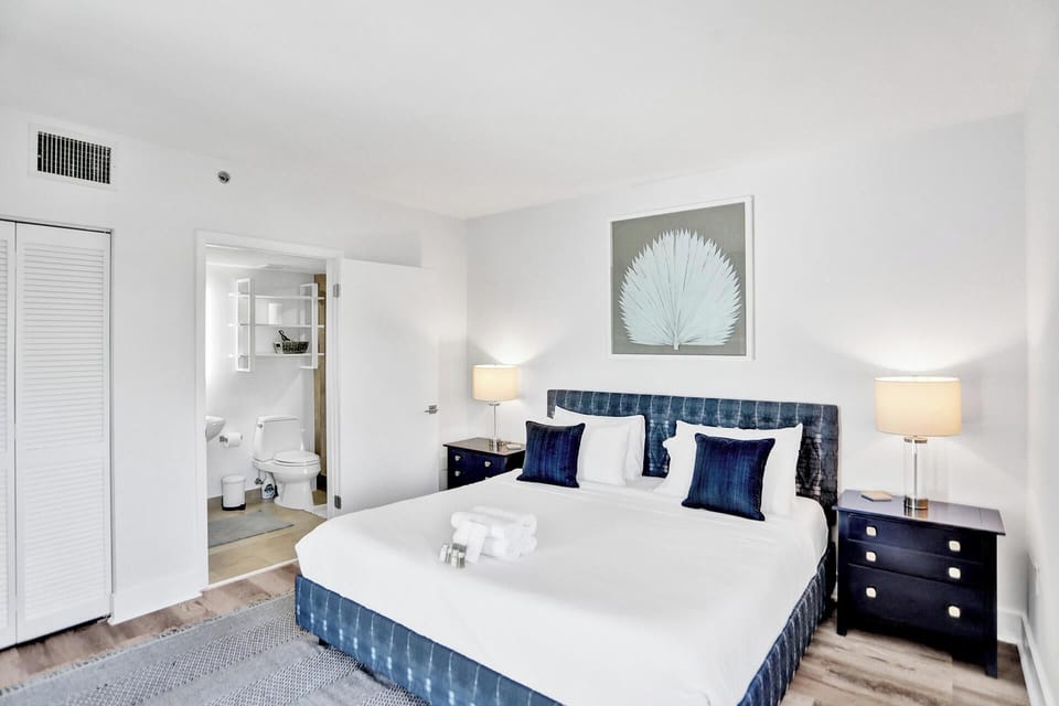 Master bedroom with an en suite bathroom. Brand new King sized bed