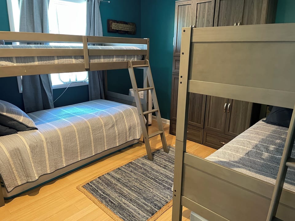 Bedroom 4
2 twin size bunk beds (sleeps 4)