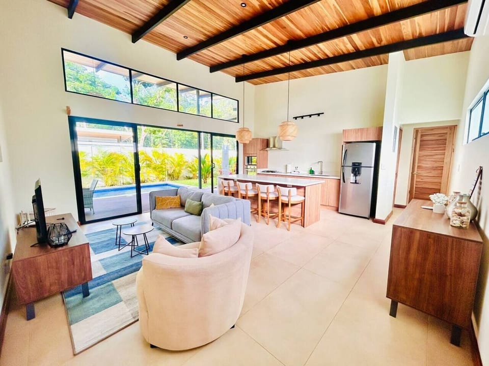Living room/kitchen (1)