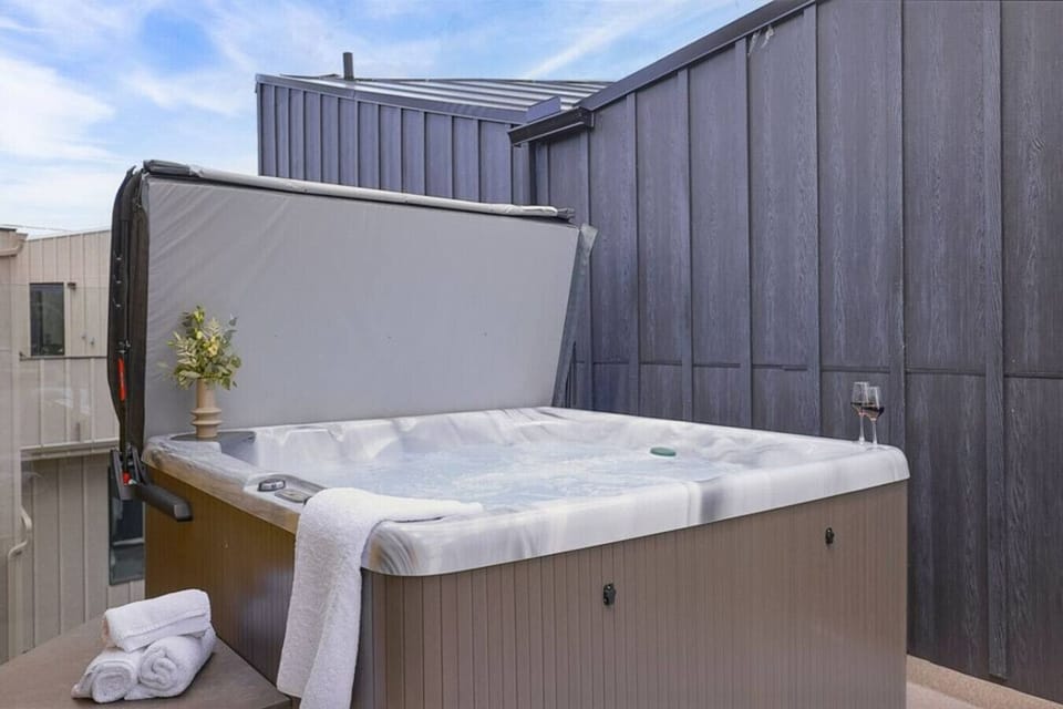Private hot tub located in the terrace