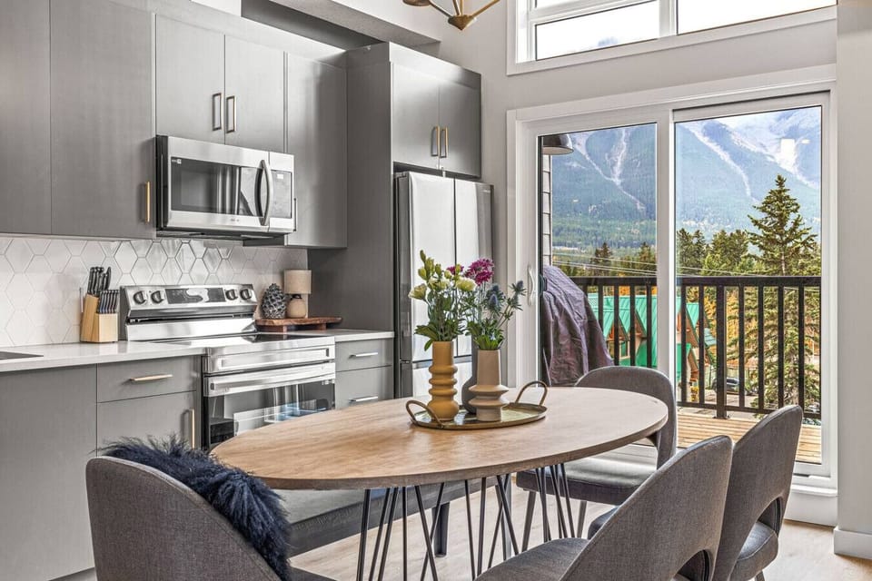 Fully equipped kitchen and dining perfect for enjoying home-cooked meals