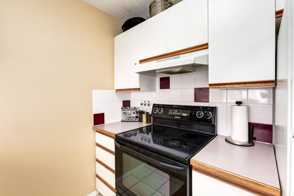 Stylish kitchen with all you need to feel right at home