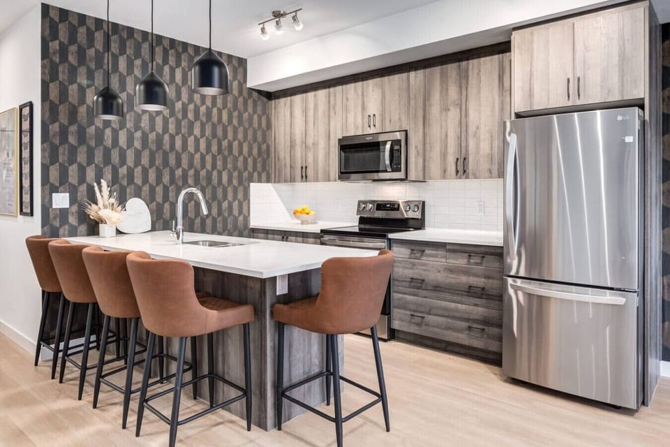 Fully equipped kitchen.