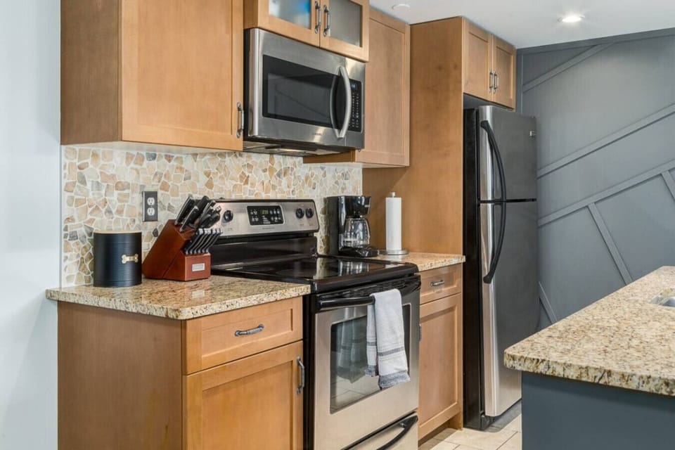 Kitchen with all essentials to enjoy your favorite meals.