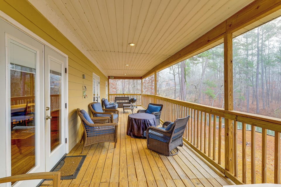 Sparta Vacation Rental | 2BR | 2BA | 1,400 Sq Ft | 2 Steps to Enter