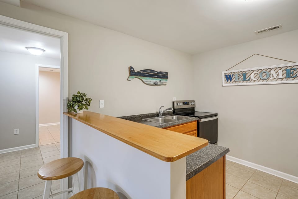 Kitchen | Electric Stove | Refrigerator