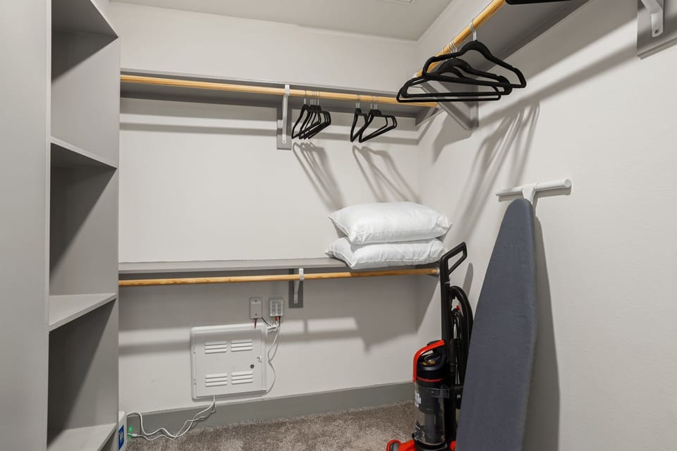 walk-in closet