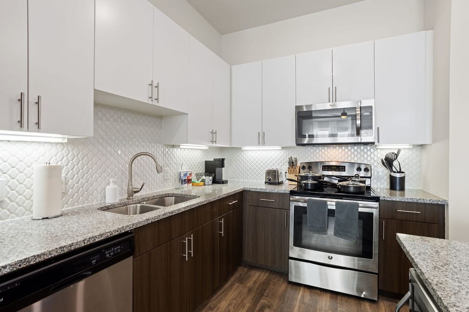 Cook, Dine & Unwind – A Fully Equipped Kitchen for a Hassle-Free Stay!