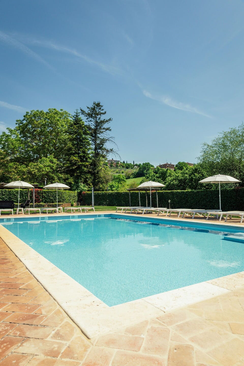Swimming Pool, Resort, Outdoor Furniture, Eco Hotel, Garden, Leisure, Thermae, Shade, Sunlounger, Landscaping