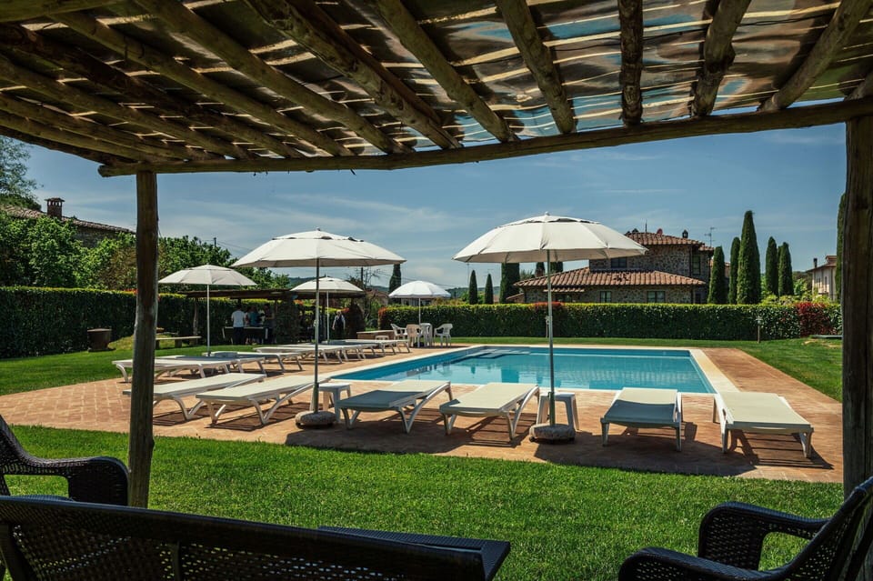 Swimming Pool, Resort, Outdoor Furniture, Garden, Hacienda, Estate, Lawn, Sunlounger, Villa, Yard