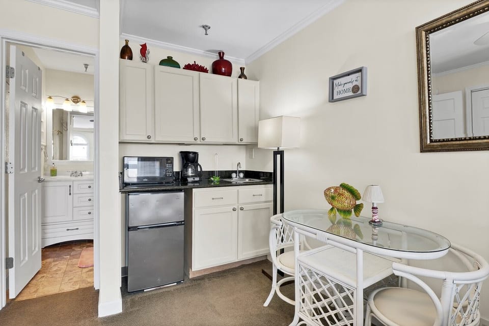 Kitchenette Area