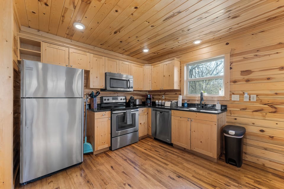 Cabin 1 - Cape Buffalo - Full Kitchen