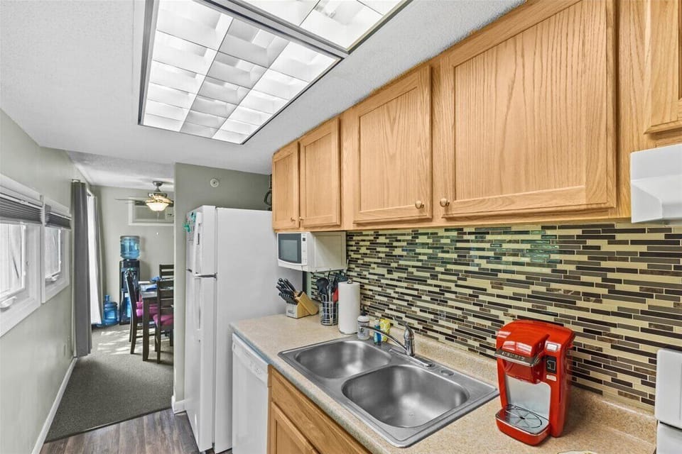 Sweet Stowe Getaway: 2BR Condo w/ Pool, Hot Tub! (5956)