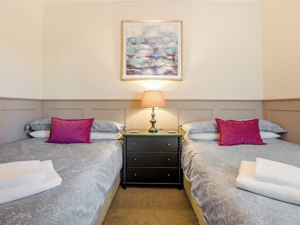 Twin bedroom | Piersland Mews, Troon