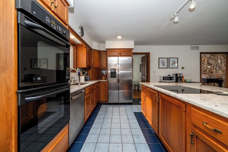 Fully Stocked Kitchen