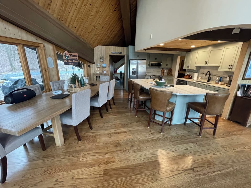 Dining table 