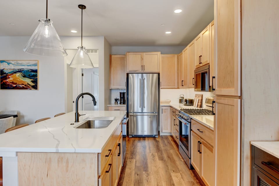 Fully Equipped Chef's Kitchen