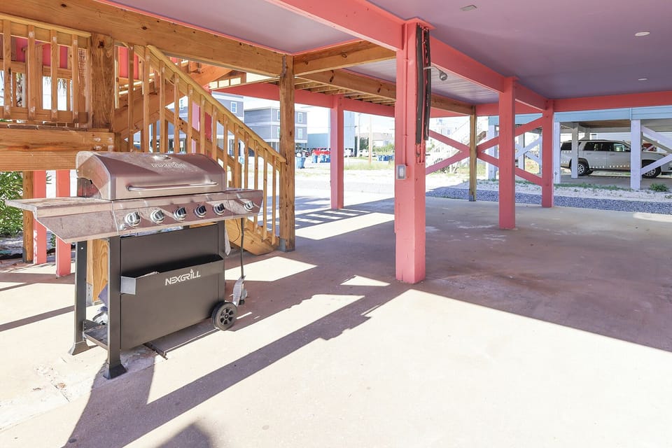 Grill area in front