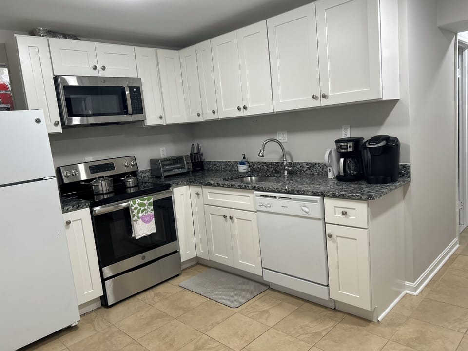 Full size kitchen.