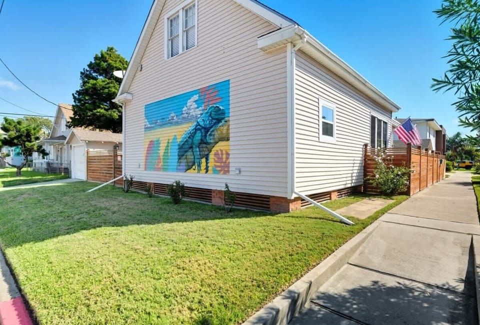 1-web-or-mls-726 Avenue H HDR (1)