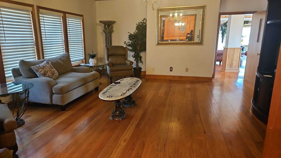 Living room 2 with TV