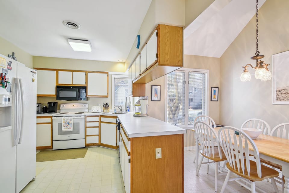 Main Level,Kitchen,