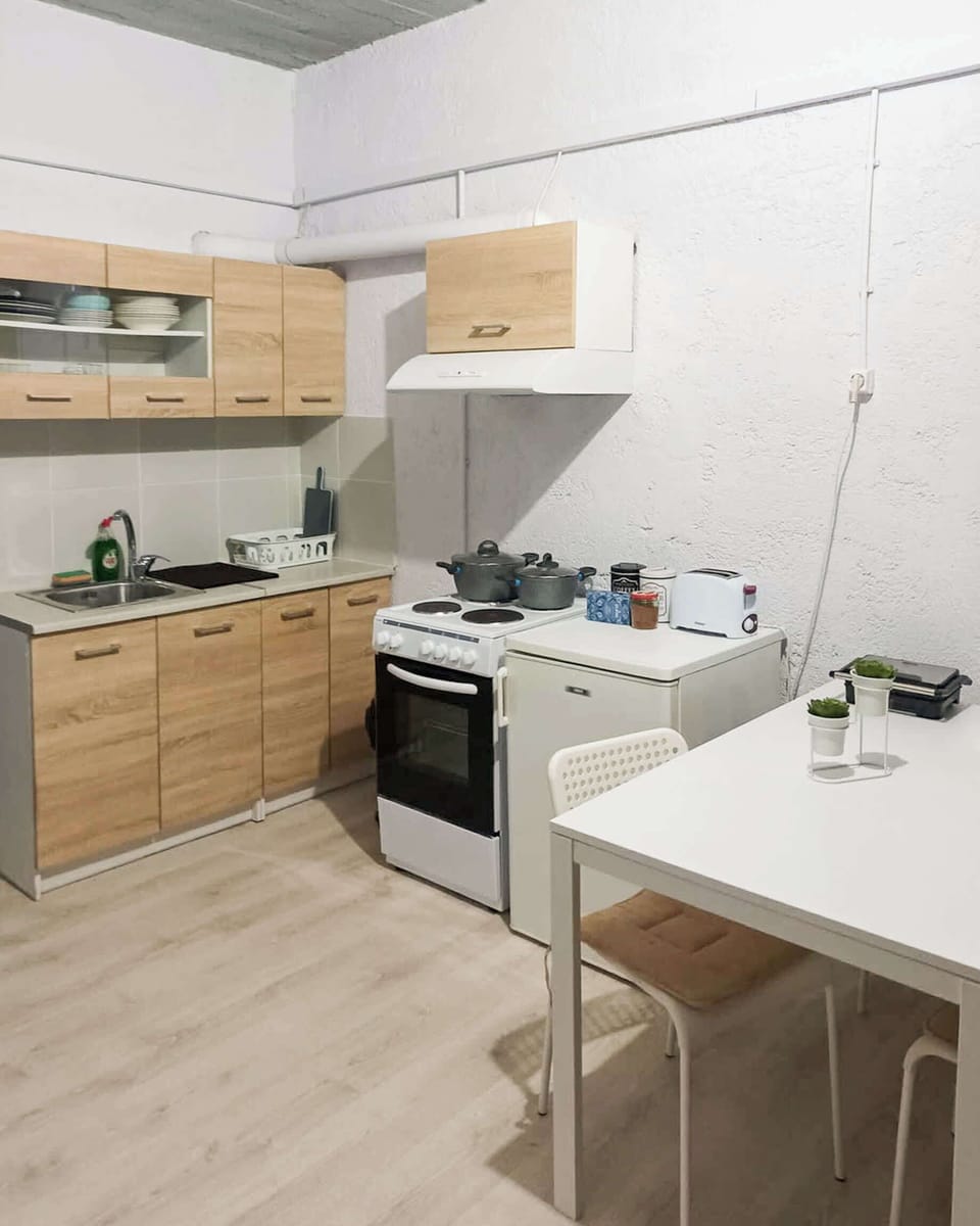 Kitchen amenities and details