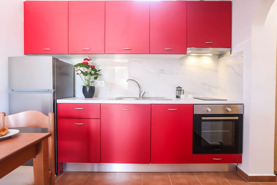 Fully equipped kitchen space