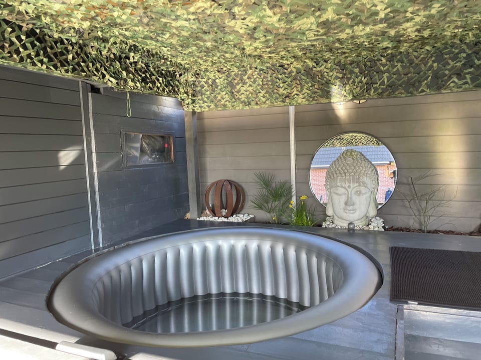 Indoor spa tub
