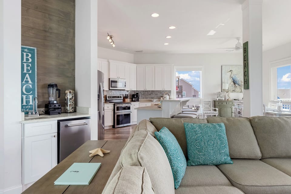 Living Area - Floor 1