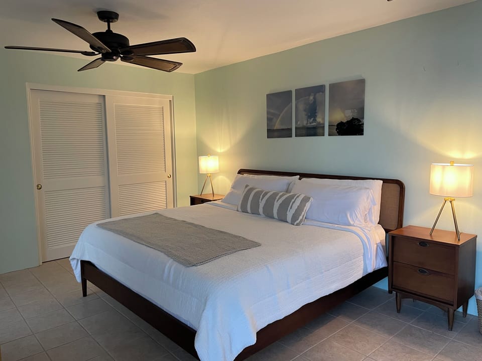 Memory foam mattress with ensuite. 