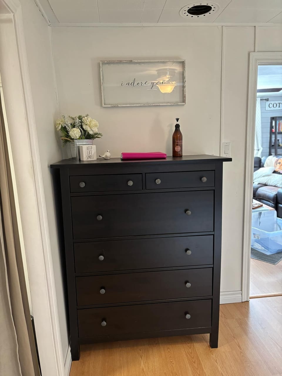 Bedroom 1: storage