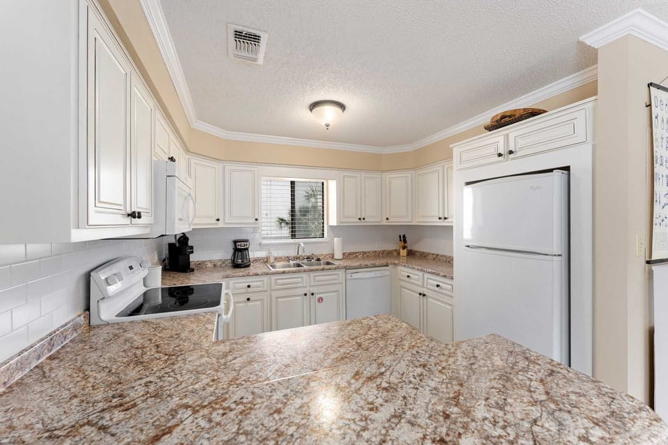 Kitchen - Main Level