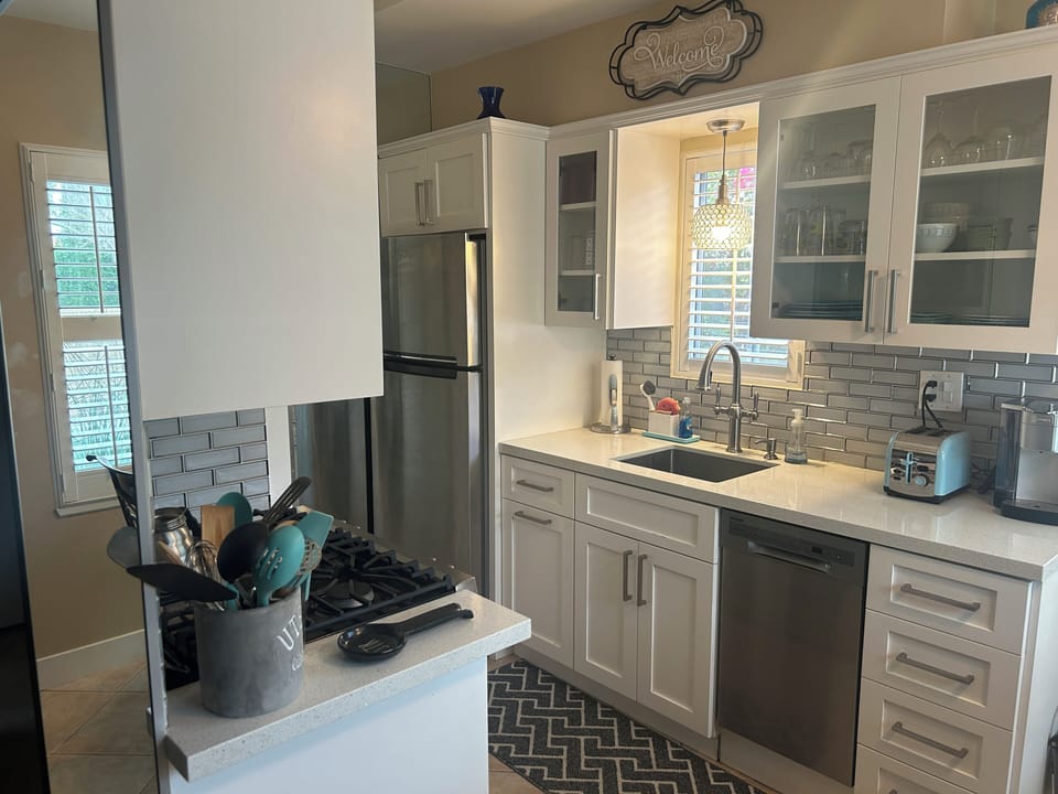 Kitchen Gas Stove Microwave Dishwashe