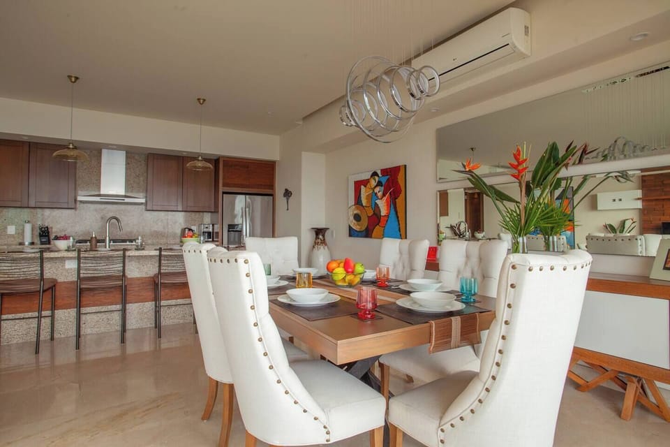 Dining room and Kitchen (1)