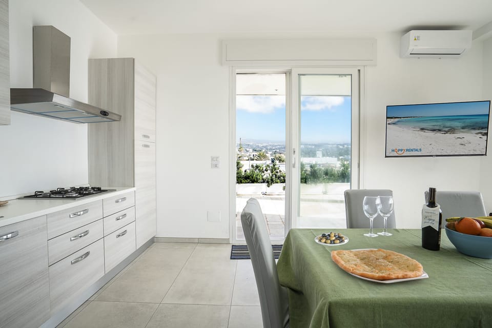 Kitchen and dining area
