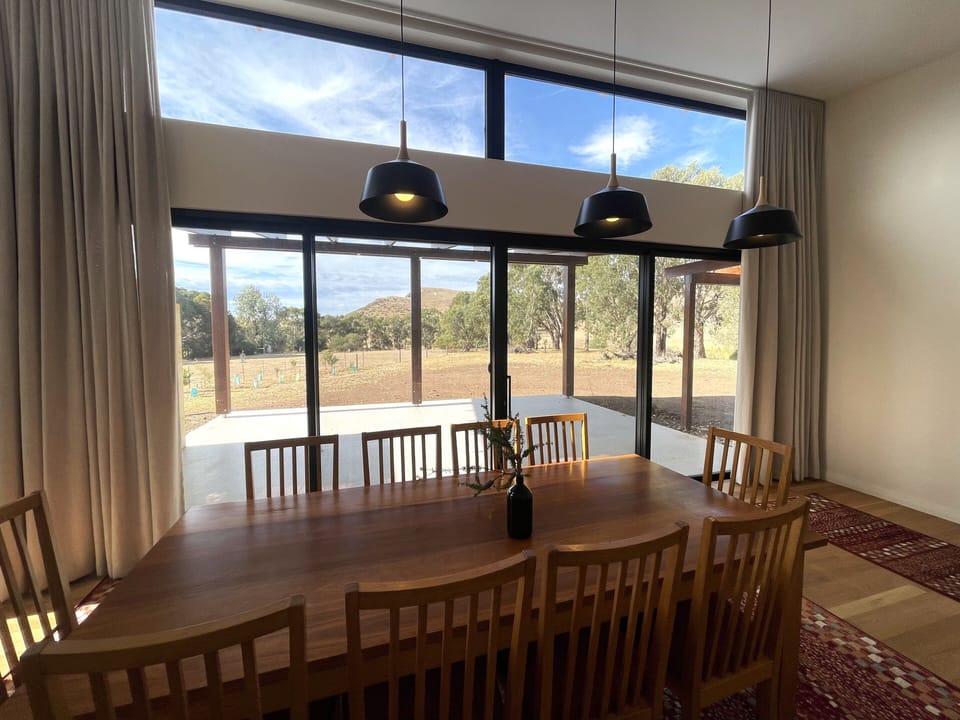 10 Sitting Dining Table