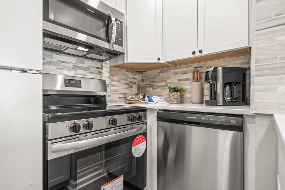 Updated Kitchen W/ Brand New Stainless Steel Appliances