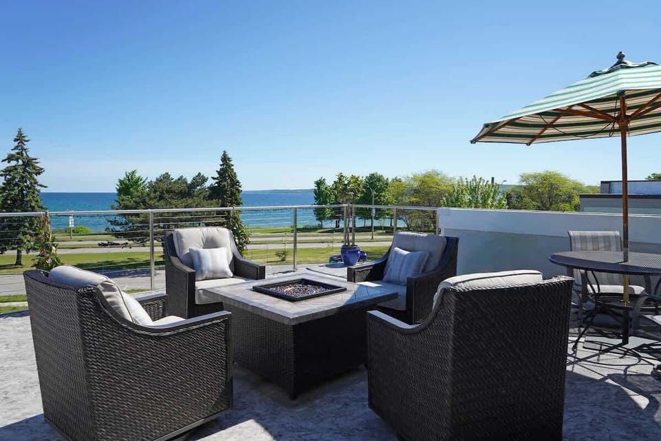 You won't want to leave the 3rd-floor deck!